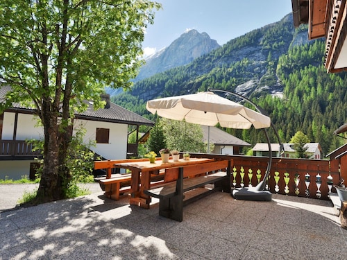 Cosy apartment for 6 people with WIFI, TV and patio