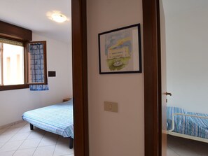 2 quartos, berço de viagem, Wi-Fi (sobretaxa), roupa de cama