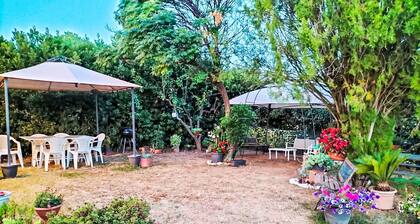 Beautiful villa for 6 guests with A/C, WIFI, TV, terrace, pets allowed and panoramic view