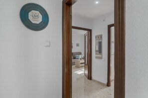 Interior - Apartment in City Centre with Balcony & Wi-Fi, Street Parking Available (Vejer de la Frontera)