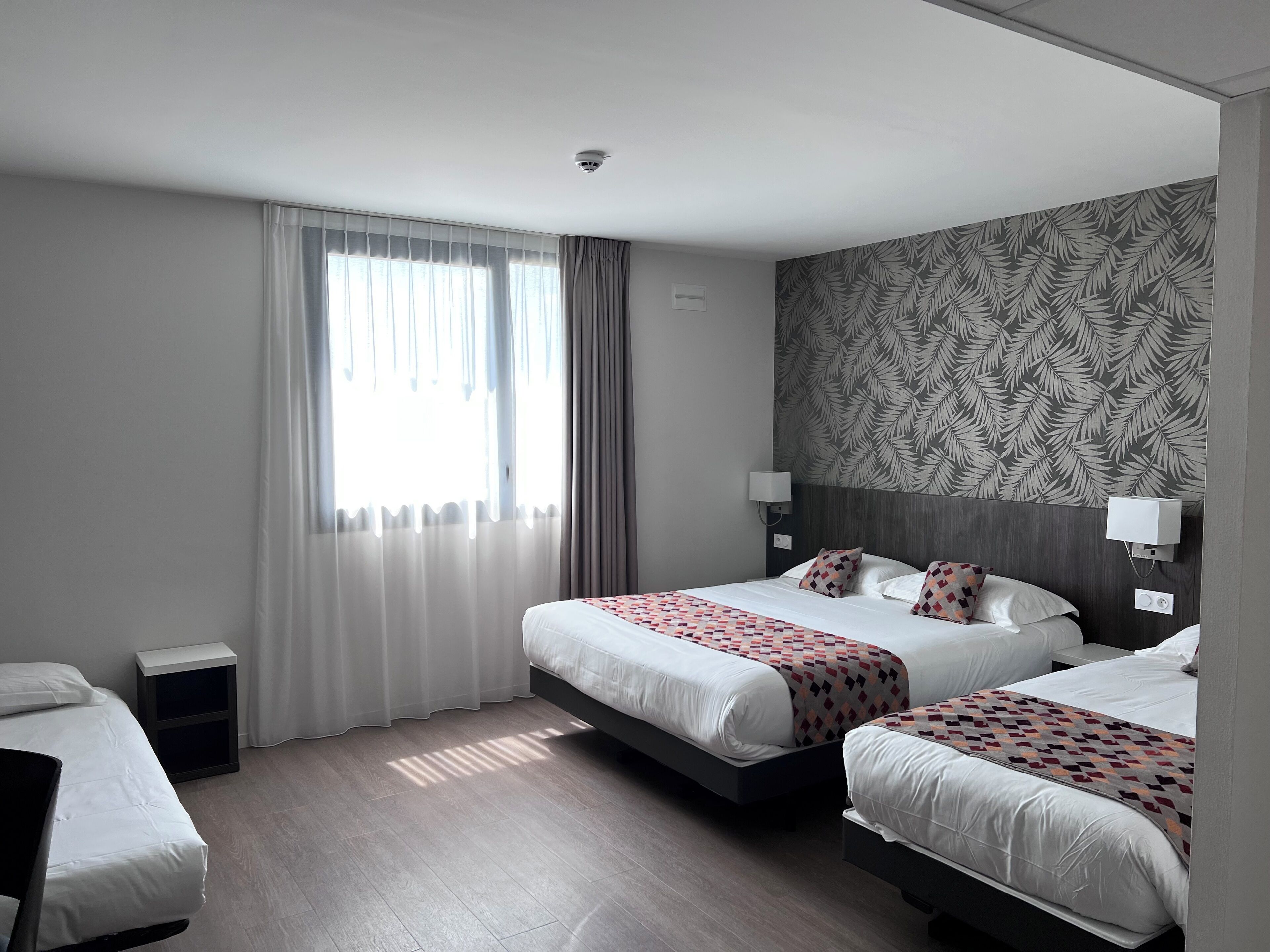 superior room for 4 persons | 1 bedroom, individually decorated, individually furnished, desk