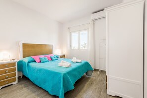 1 slaapkamer, een strijkplank/strijkijzer, gratis wifi, beddengoed