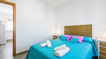 1 slaapkamer, een strijkplank/strijkijzer, gratis wifi, beddengoed