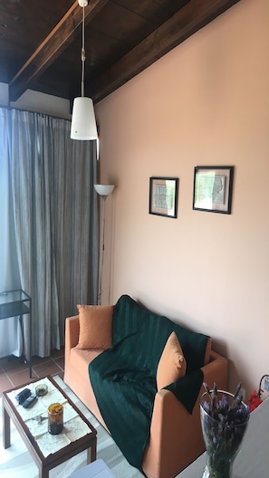 Apartment, 1 Bedroom, Smoking, Balcony | Living area