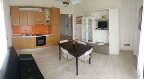 Interior - Charming Holiday Apartment in Torre dell'Orso with Sea View, Air Conditioning & Balcony; Parking Available (Torre dell'Orso)