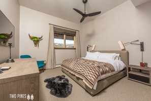 4 habitaciones, tabla de planchar con plancha, wifi y ropa de cama 