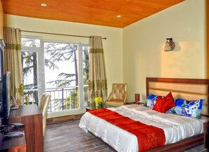 2 chambres, bureau, fer et planche à repasser, accès au Wi-Fi (inclus)