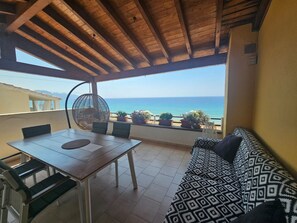Departamento, 2 habitaciones, balcón, vista a la montaña | Balcón