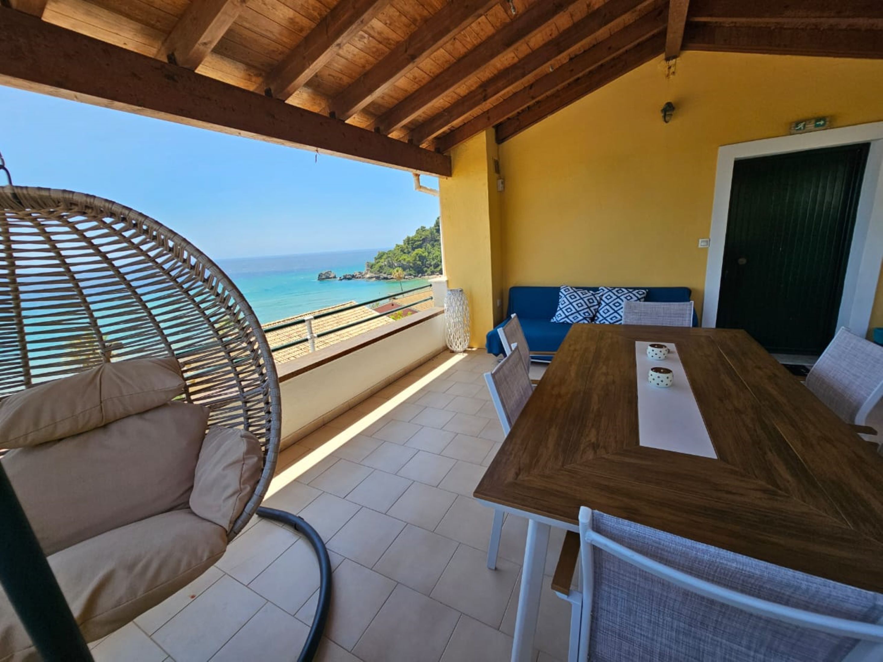 Apartment, 2 Bedrooms, Balcony, Mountain View | Outdoor dining