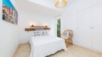 3 chambres, fer et planche Ă  repasser, Wi-Fi gratuit, draps fournis