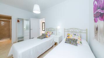 3 chambres, fer et planche Ă repasser, Wi-Fi gratuit, draps fournis