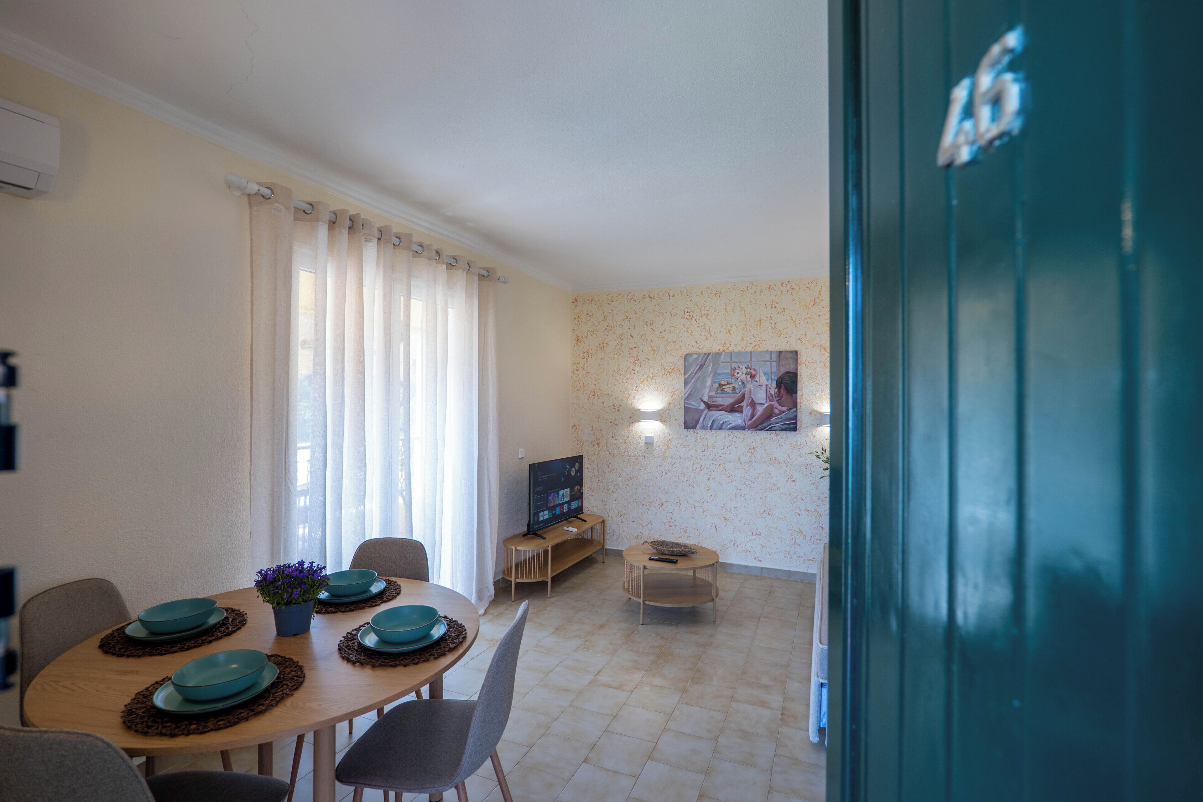 Apartamento, 1 quarto, sacada, vista para a montanha | Sala de jantar