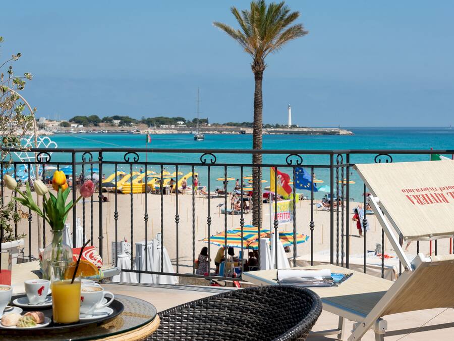 Superior Room | Minibar, in-room safe, desk, free WiFi