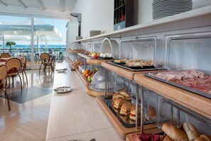 Free daily buffet breakfast  - Hotel Riviera (San Vito Lo Capo)
