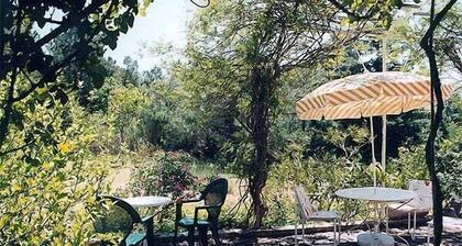 Ferienhaus "Zypresse" - Entspannen Sie sich in einem groĂen, eingezĂ€unten parkĂ€hnlichen Garten.