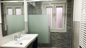 Romantic Double Room | Bathroom