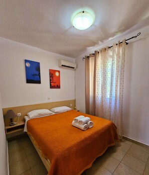 2 bedrooms, iron/ironing board, bed sheets - Corfu Glyfada Menigos Resort 23 (Corfu)