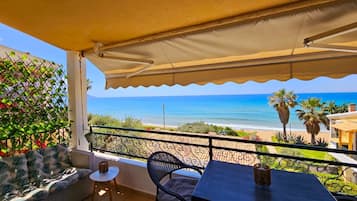 Apartment, 1 Bedroom, Smoking, Mountain View | Balcony