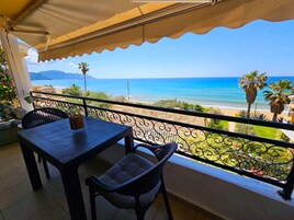 Apartment, 1 Bedroom, Smoking, Mountain View | Balcony