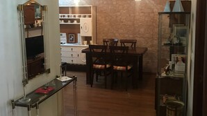Coffee/tea maker, fridge, microwave, dishwasher - Diego Arias 10 Apartment Near Playa la Caleta (Cádiz)