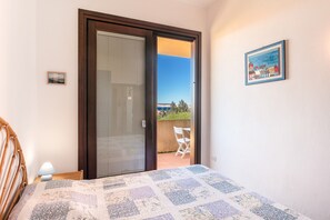 1 bedroom, iron/ironing board, bed sheets