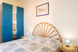 1 bedroom, iron/ironing board, bed sheets