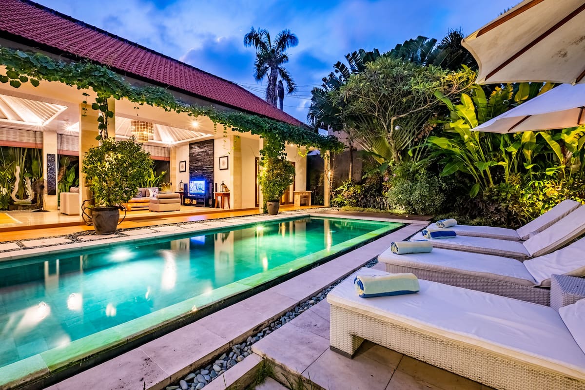 Private pool