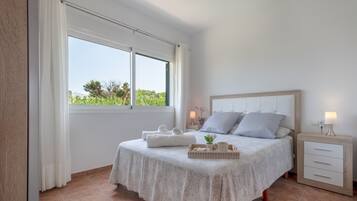 4 dormitorios, tabla de planchar con plancha, wifi gratis y ropa de cama