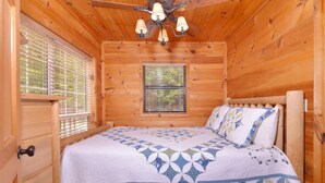 House, Multiple Beds (Amazing View #223) | 3 bedrooms, free WiFi, individually decorated, individually furnished - Amazing View #223 (Sevierville)