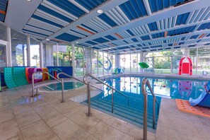 Familienapartment, Mehrere Schlafzimmer (Maraini Elegante) | Innenpool