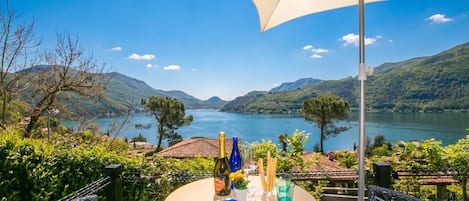 Villa pour lune de miel, plusieurs chambres, 2 salles de bains (Morcote Magic View) | Vue sur le lac