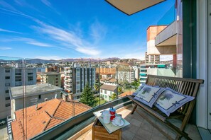 Căn hộ dành cho gia đình, nhiều phòng ngủ (Panoramic Penthouse) | Ban công
