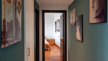 Perhehuoneisto, useita makuuhuoneita (Panoramic Penthouse) | 1 makuuhuone, silitysrauta/-lauta, vuodevaatteet