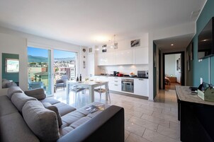 Family Apartment, 1 Bedroom, Balcony (Panoramic Penthouse with Balcony) | Living area