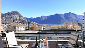 Family Apartment, 2 Bedrooms (Santiago Home) | Lake view