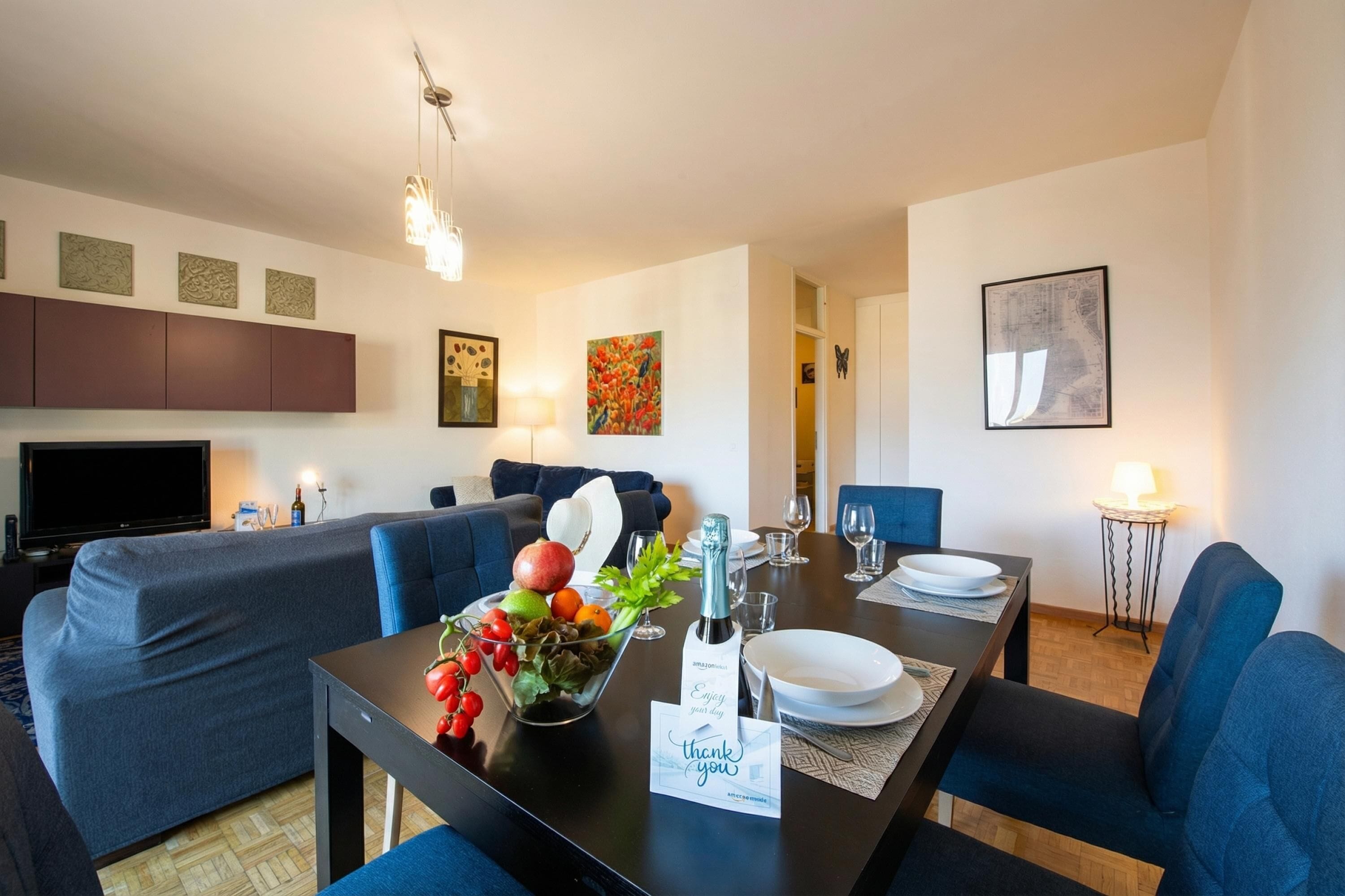 Family Apartment, Multiple Bedrooms (Santiago Home) | Dining room