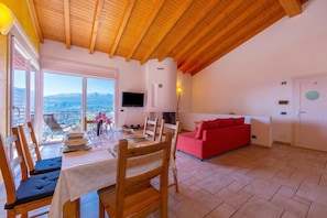 Family Apartment, Multiple Bedrooms (Lugano Panoramica) | Dining room