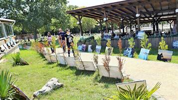 Children’s play area – outdoor