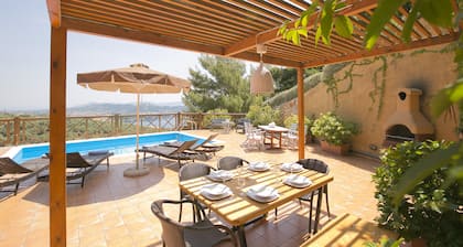 Europa,2br,2bth Villa With Private Pool And Stunning Sea Views