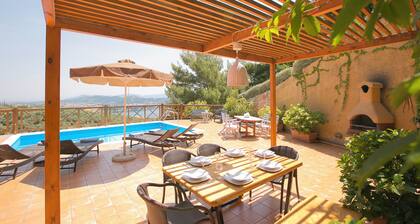 Europa,2br,2bth Villa With Private Pool And Stunning Sea Views