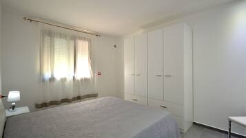 4 camere, ferro/asse da stiro, Wi-Fi gratuito, lenzuola