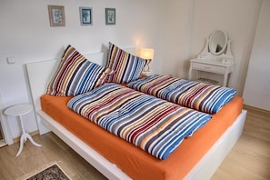 Apartment, Bergblick | 2 Schlafzimmer, Schreibtisch, kostenloses WLAN