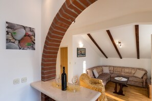 Lägenhet (Two Bedroom Apartment with Terrace) | Vardagsrum | Tv