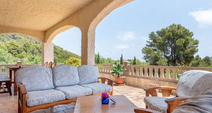 Beautiful Country House "Can Cancus" in Nature with Rooftop Terrace, Garden & Wi-Fi