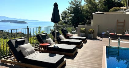 Superior 3-bedroom Villa Cassiope With Private Pool and Breathtaking Sea Views