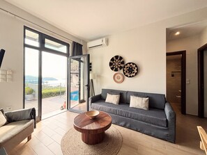 Villa, 3 Bedrooms, Smoking, Private Pool | Living room | TV, books