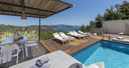 Superior 3-bedroom Villa Cassiope With Private Pool and Breathtaking Sea Views