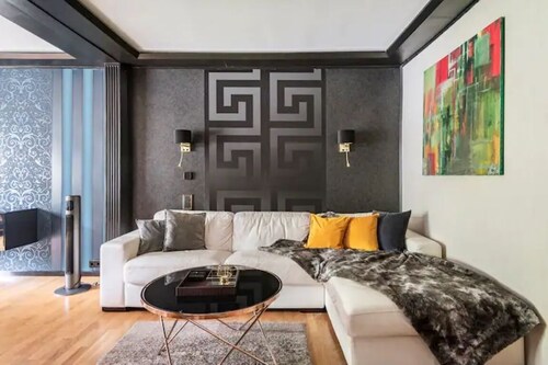 Apartment in a great location to the fair directly on the Grunewald near Kudamm with garden