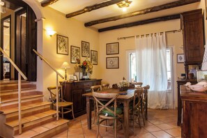 Dining - Villa Stella Close to the Beach with Wi-Fi, A/C, Garden;Parking (Santa Margherita di Pula)