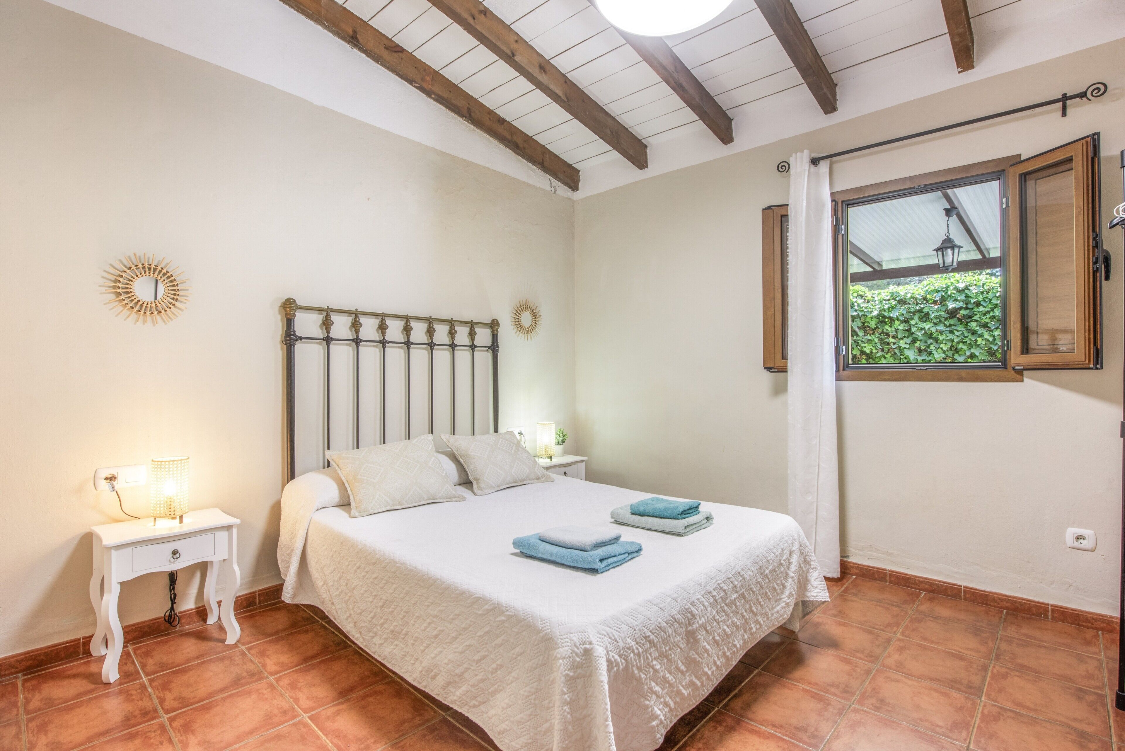4 chambres, fer et planche à repasser, Wi-Fi gratuit, draps fournis